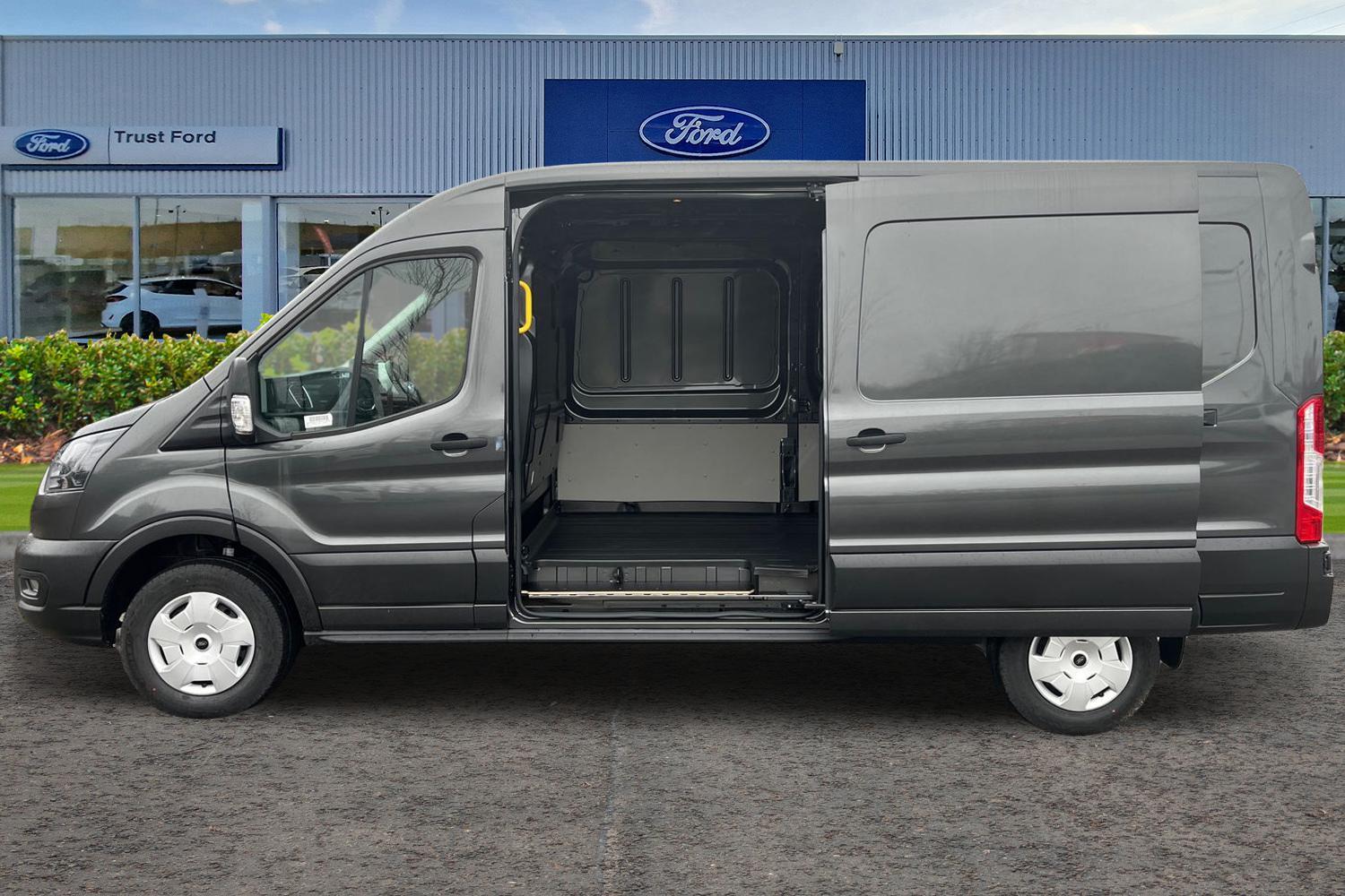Ford E-TRANSIT Photo 4
