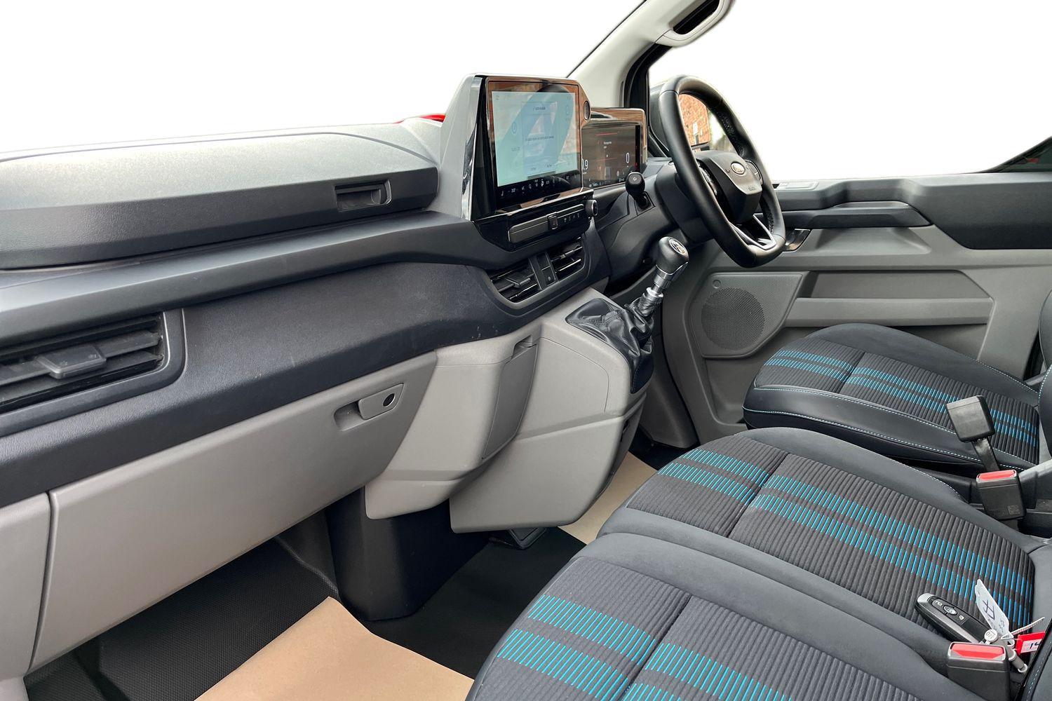Ford TRANSIT CUSTOM Photo 2