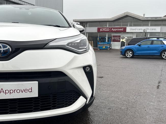 TOYOTA C-Hr Photo 26