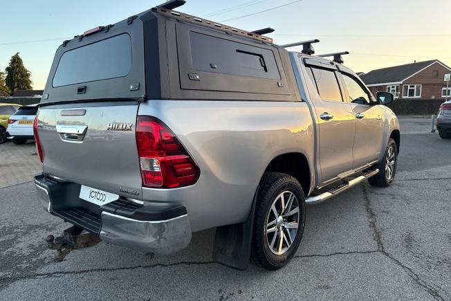 TOYOTA Hilux Photo 30