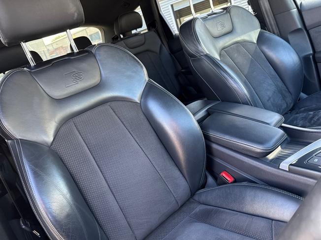 AUDI Q7 Photo 29