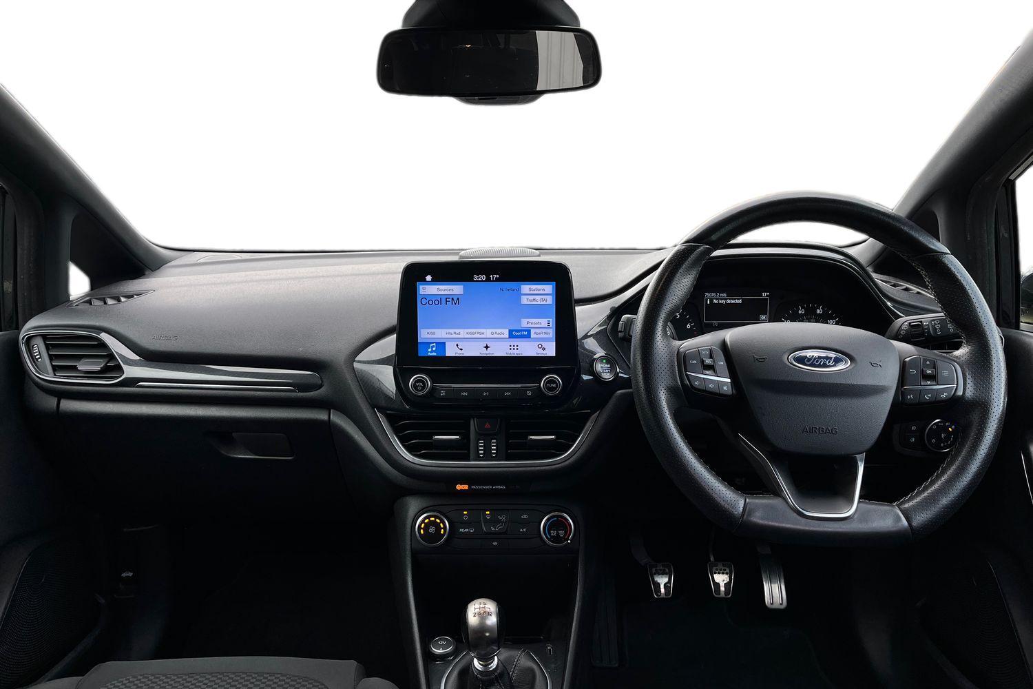 Ford FIESTA Photo 9