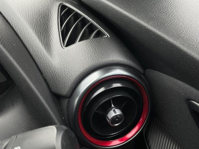 MAZDA Mazda2 Photo 33