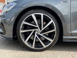 VOLKSWAGEN Golf Photo 5