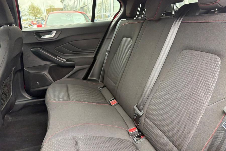 FORD FOCUS Photo autoimg-350f254b9f6439556e4d5bbcf3e9e006b48530c3.jpg