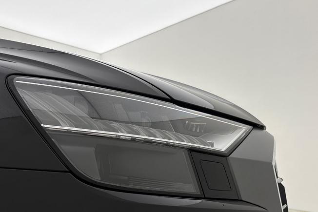 AUDI Q8 Photo 19