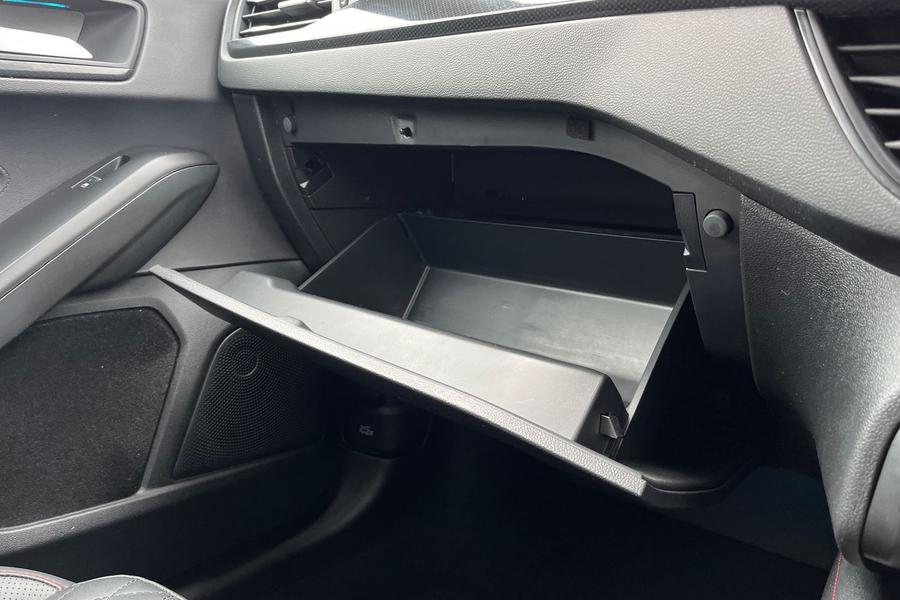 Ford FOCUS Photo autoimg-3516753b4027074d2af3368e0844f334da183f33.jpg