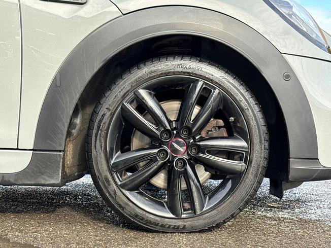 MINI Hatch Photo 5