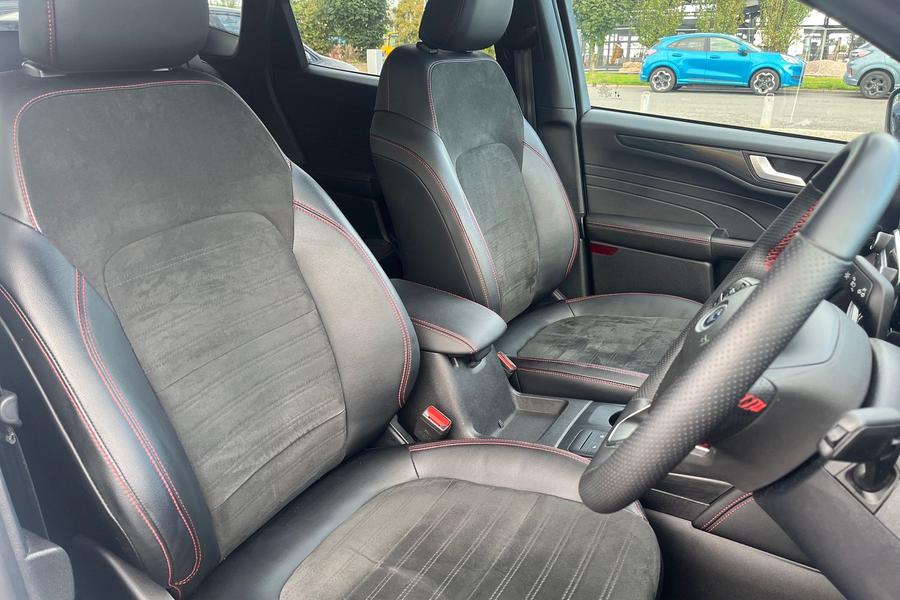 Ford KUGA Photo autoimg-351b1b2be2d791350b81b95cf9ac3f1f97bf6e1d.jpg