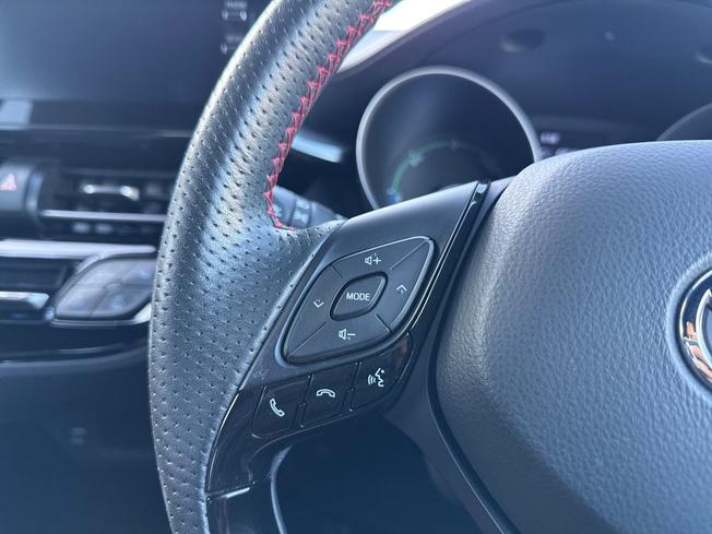 TOYOTA C-Hr Photo 16