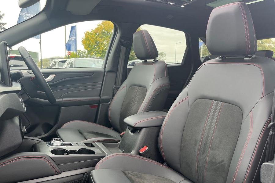Ford Kuga Photo autoimg-35230c7961cf74ab22afbfb63711feee006e6678.jpg