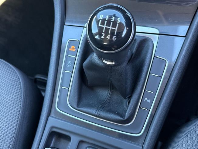 VOLKSWAGEN Golf Photo 31