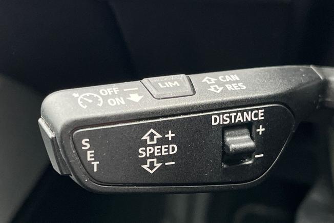 AUDI Q4 e-tron Photo 26