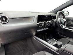Mercedes-Benz GLA Photo 2