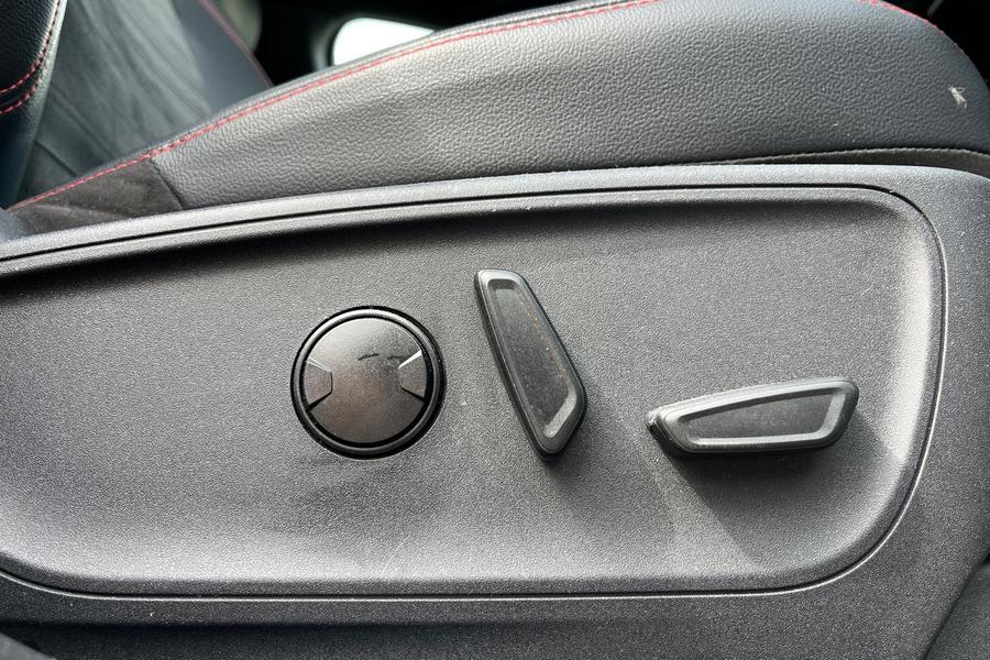 Ford KUGA Photo autoimg-352a7a58b4abdaaeccba2b94ffc10c3272f15584.jpg