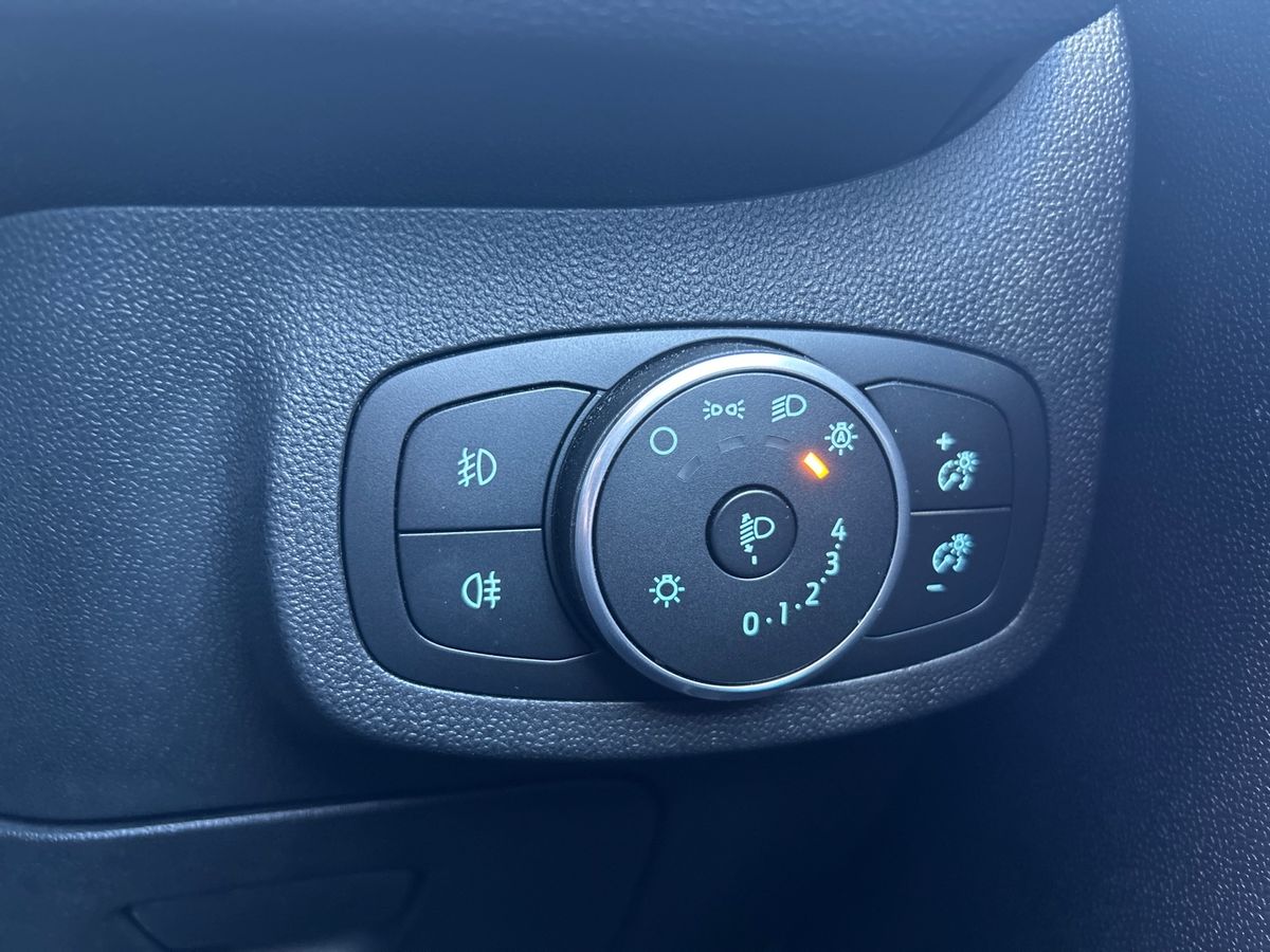 Ford Fiesta Photo 27