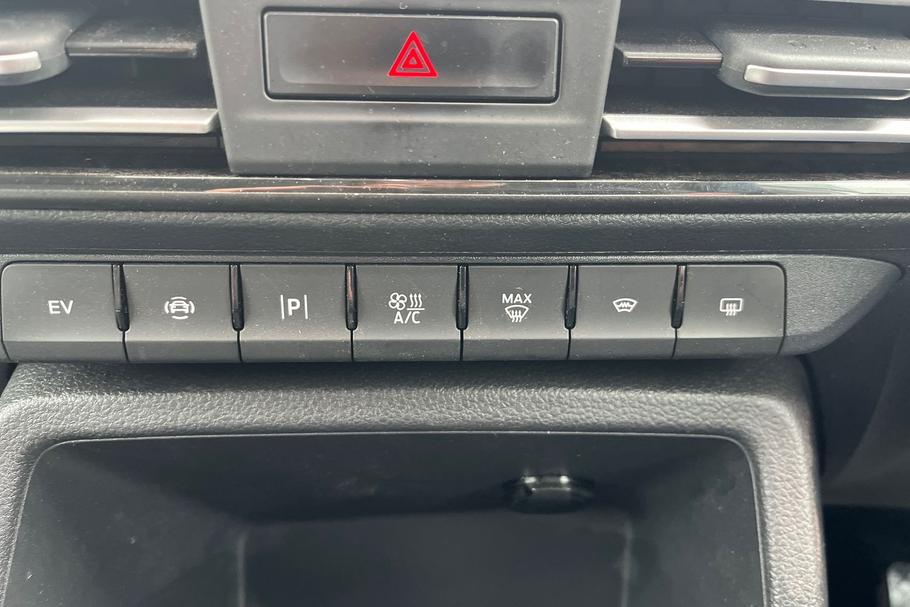 Used Ford TRANSIT CONNECT WR25OAC 29