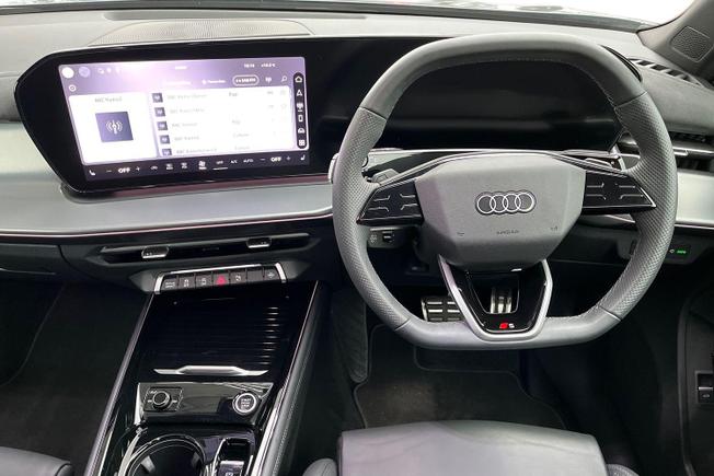 AUDI Q3 Photo 11