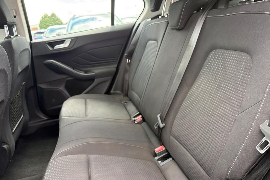 Ford FOCUS Photo autoimg-35471e3f504f594f2e3d387af53e5f767558fc7f.jpg