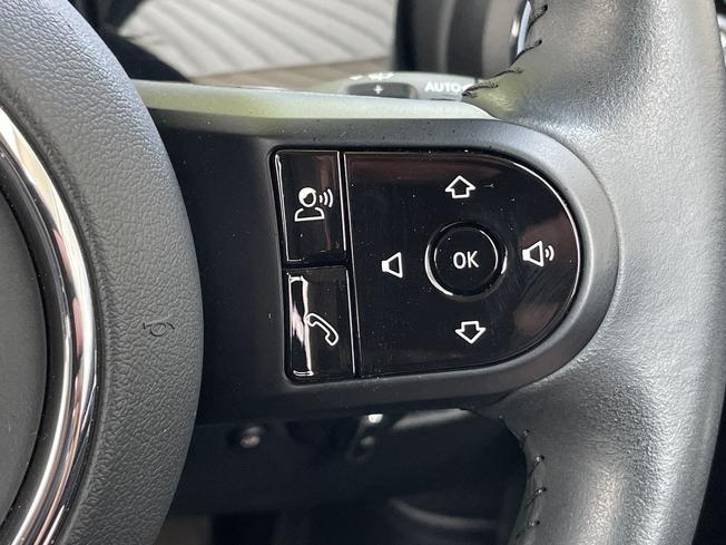 MINI Hatch Photo 17