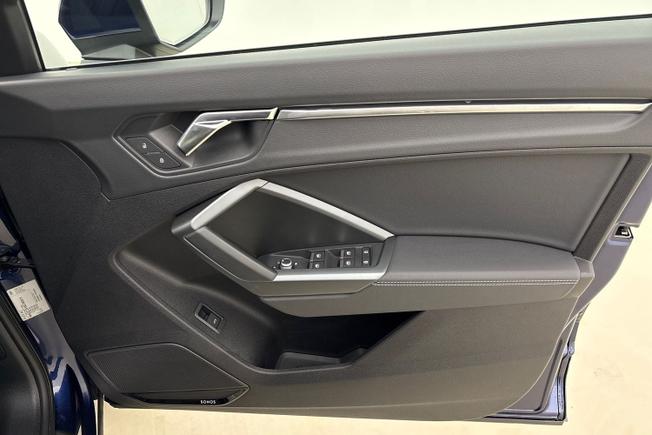 AUDI Q3 Photo 30