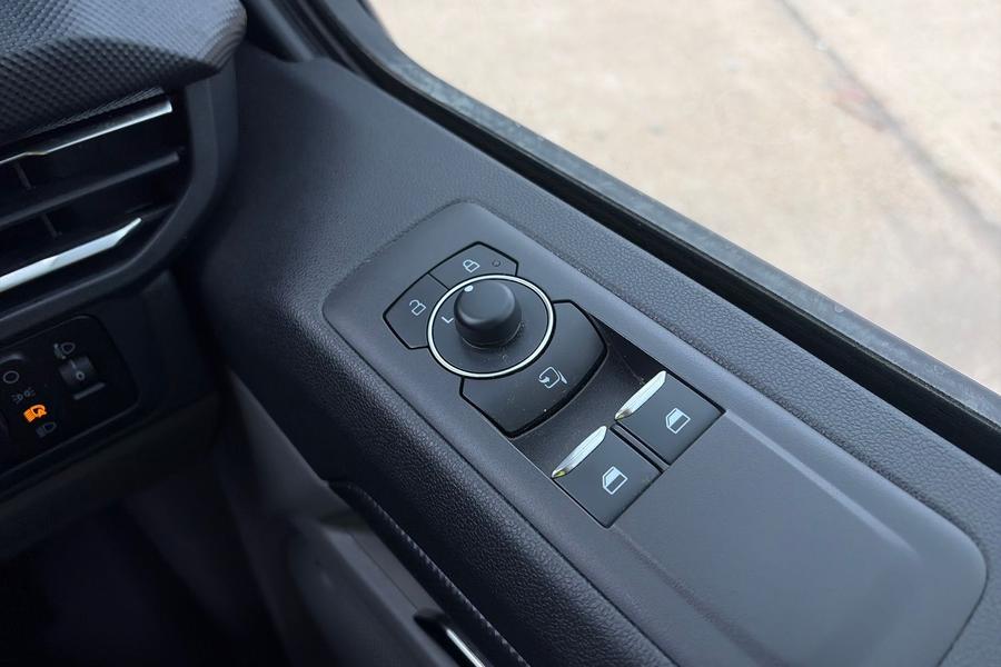 Ford TRANSIT CUSTOM Photo autoimg-3551a772ddd130f90ba3e10950f3a4a3bf7dadd3.jpg