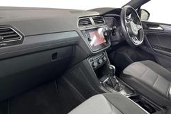 VOLKSWAGEN Tiguan Photo 2