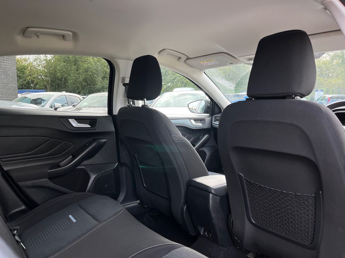 Ford Focus Photo 31