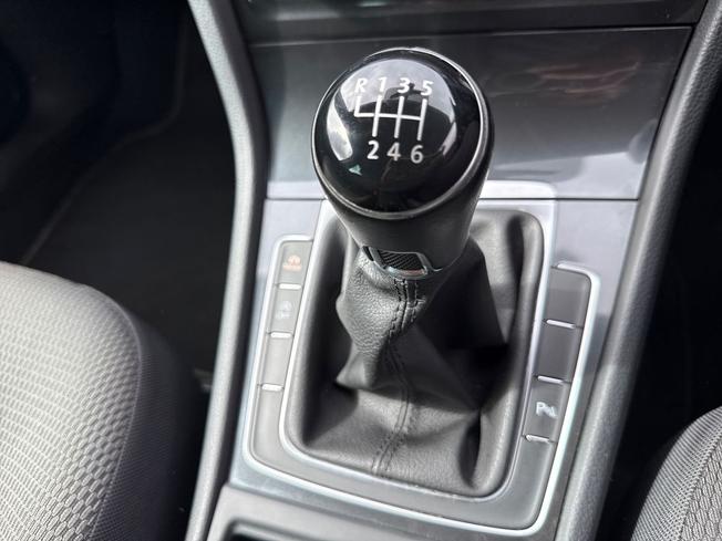 Volkswagen Golf Photo 31