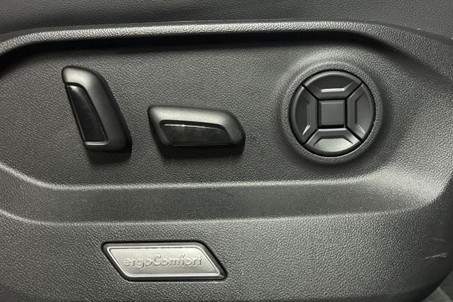 VOLKSWAGEN Touareg Photo 25