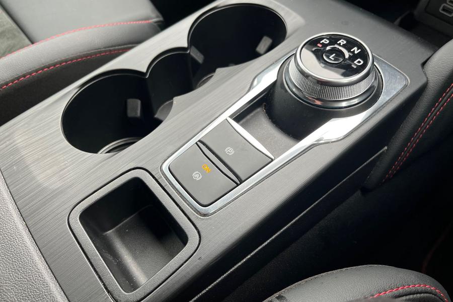 Ford KUGA Photo autoimg-355ba564f40521a8fe047524350f8efaf8682d8a.jpg
