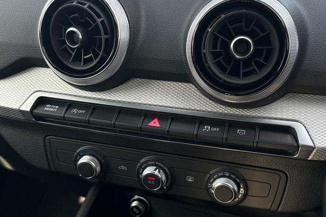 AUDI Q2 Photo 38
