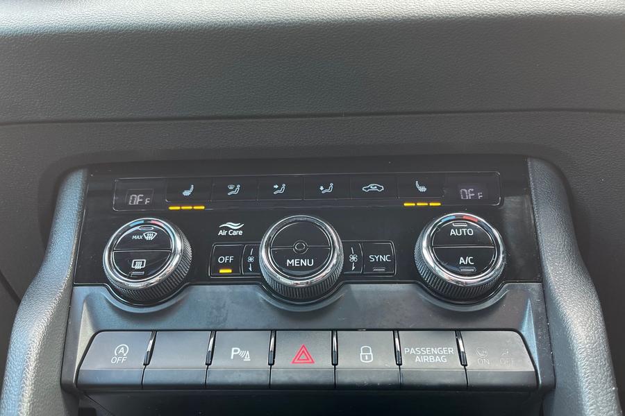 Skoda KAROQ Photo autoimg-355cbe8f6fb6f2931b4dd4d0a281fe41603cbeef.jpg