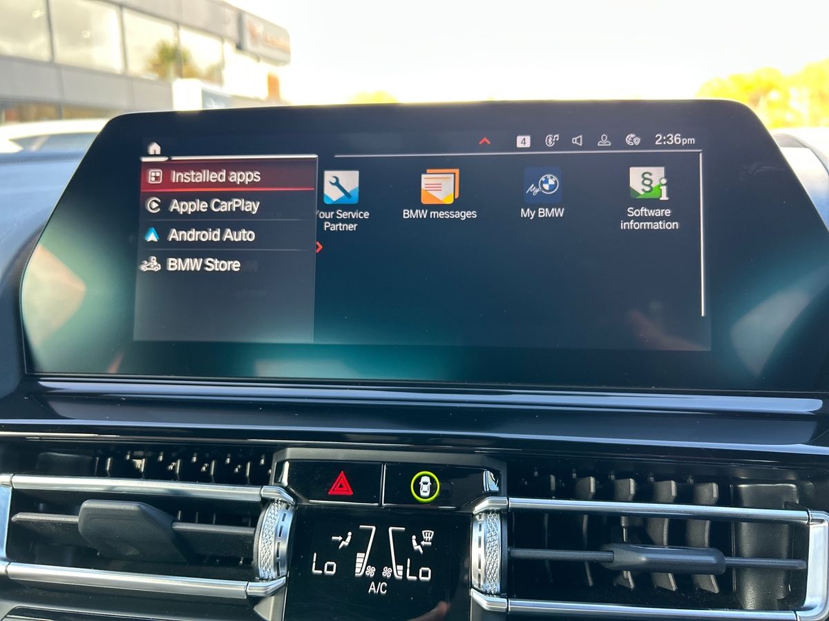 BMW 8 Series Photo 22