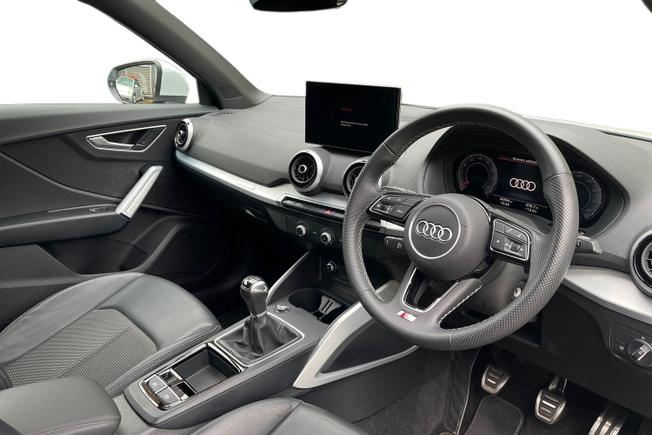AUDI Q2 Photo 6
