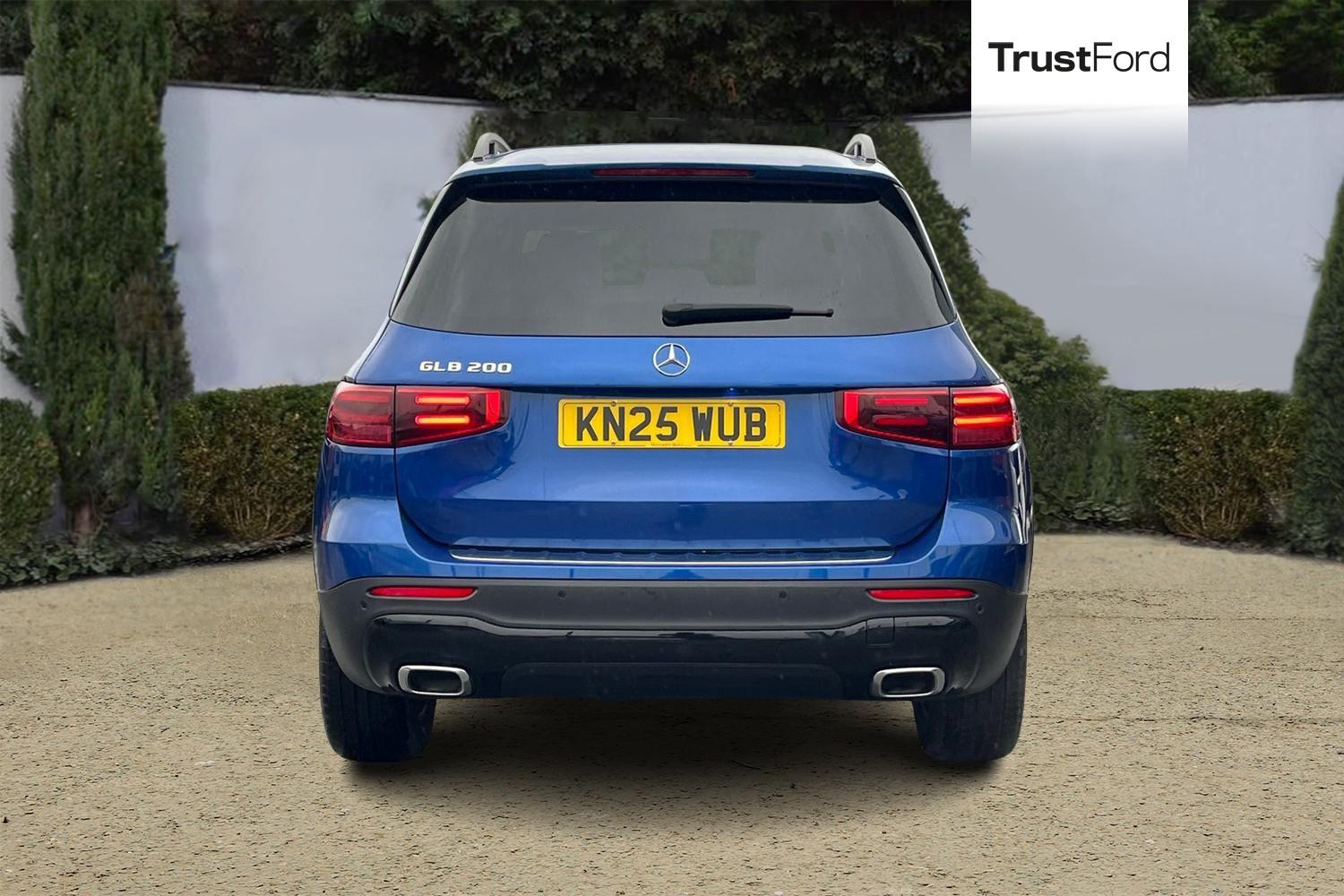 Mercedes-Benz GLB Photo 6