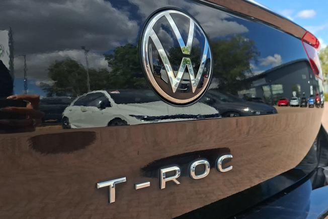 VOLKSWAGEN T-Roc Photo 21