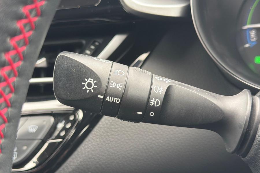 Toyota C-HR Photo autoimg-356c771181014eba8a192636bab84f96466c0f65.jpg