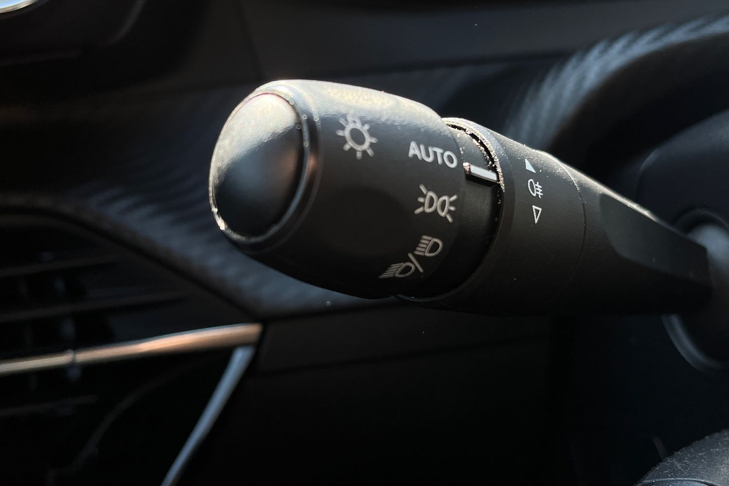 Peugeot 208 Photo 13