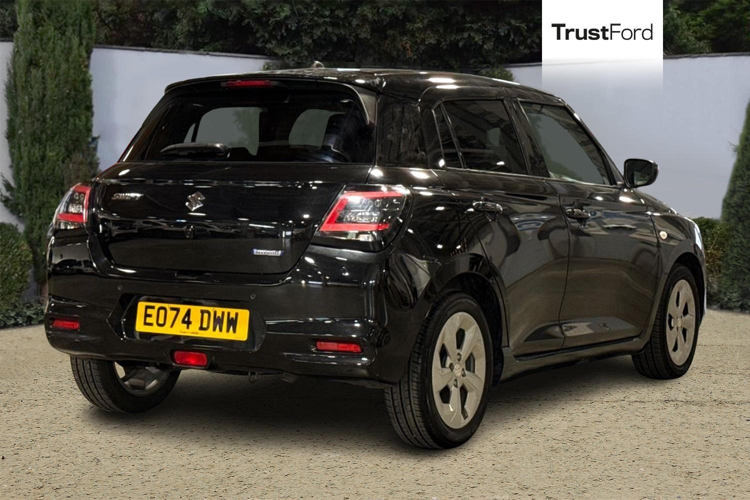 Suzuki SWIFT Photo 3
