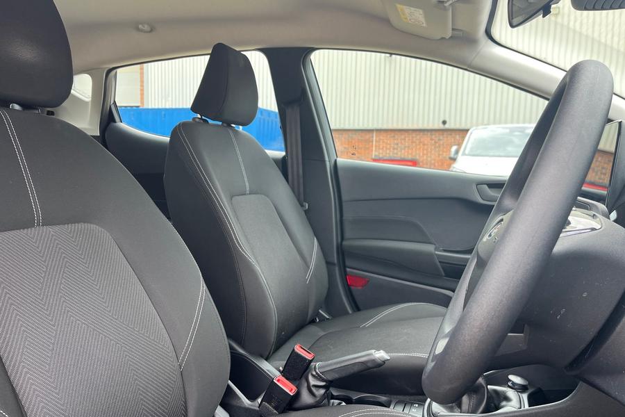 Ford Fiesta Photo autoimg-3576322f7d7e933c5ab1e2359eac77556cbc5e6d.jpg