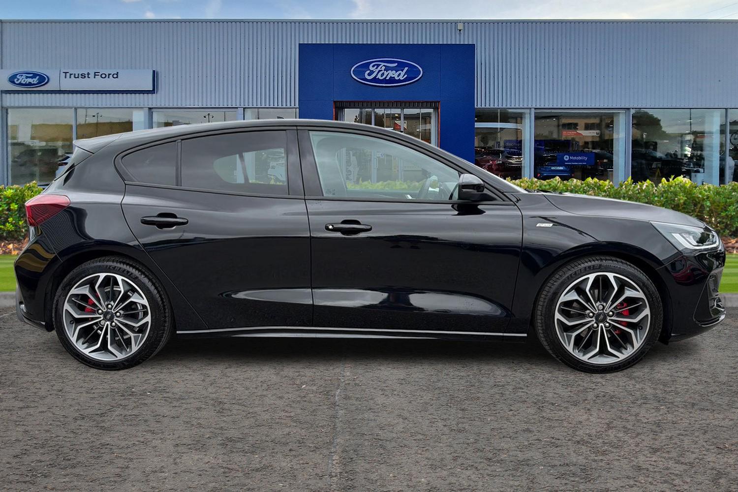 Ford Focus Photo 2