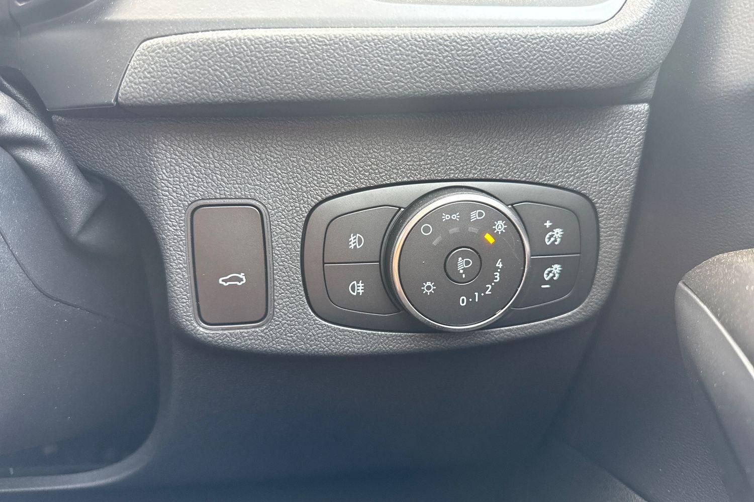 Ford FOCUS Photo 32