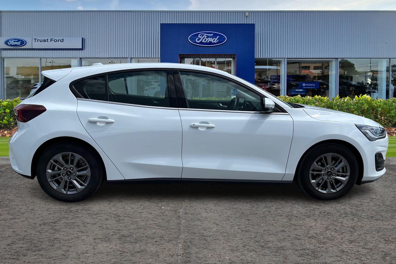 Ford Focus Photo 2