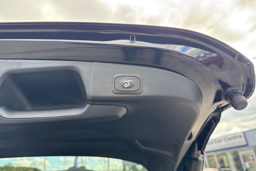 Ford FOCUS Photo autoimg-3585eda7feaacda3efdc5fb90b466e787d9e4c90.jpg