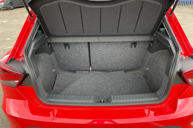 SEAT Ibiza Photo 12