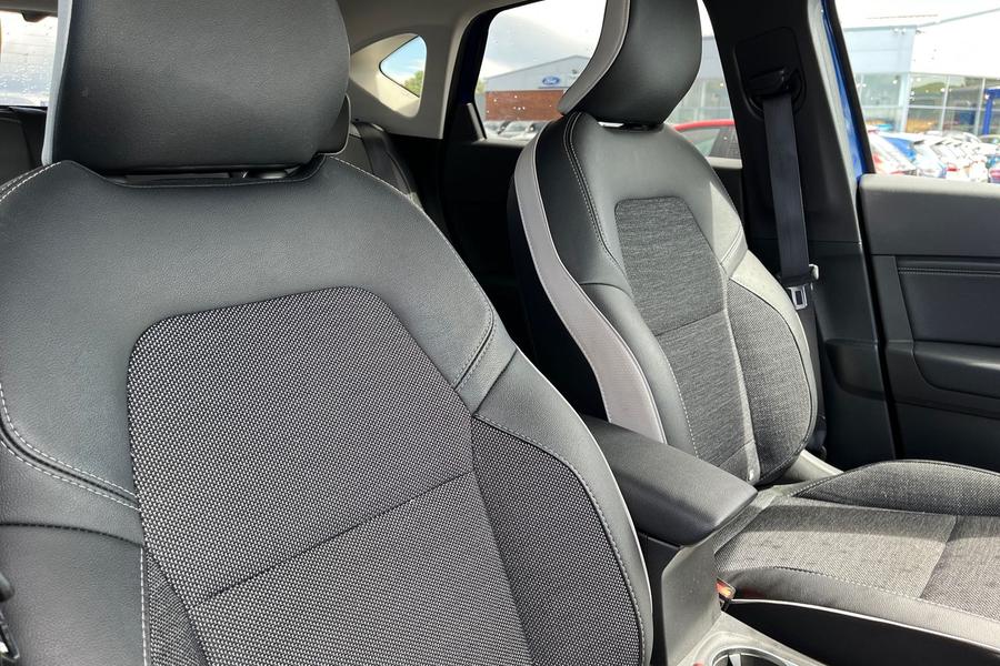 Renault Captur Photo autoimg-358f9f0c0dcbfeeca1f33f8a1741cb896a4f456a.jpg