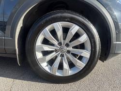 Volkswagen T-Roc Photo 5
