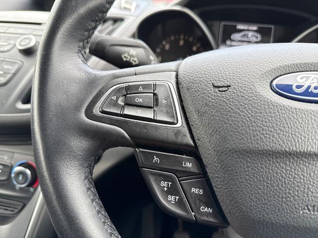 FORD Kuga Photo 16
