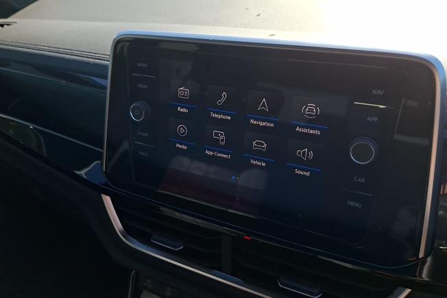 Volkswagen T-Roc Photo 13